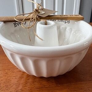 Mud Pie Mini Bundt Baking Dish Mold With Wooden Spoon Ceramic NEW